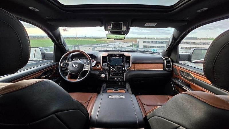 Gebraucht Dodge Ram Limited 401 PS (294 kW) 2023 Rot Abholung