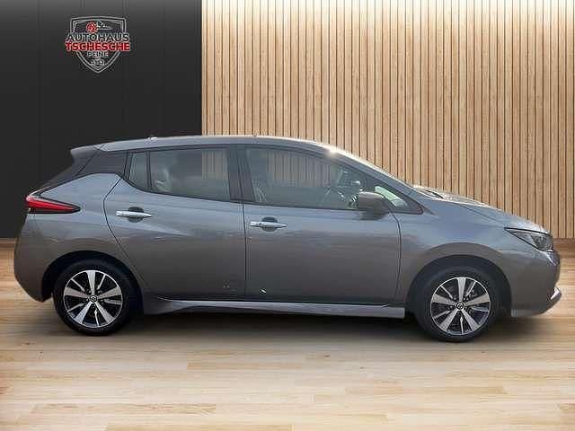 Gebraucht Nissan Leaf Acenta 110 kW (150 PS) 2021 Grau (gun metallic ) Kleinwagen