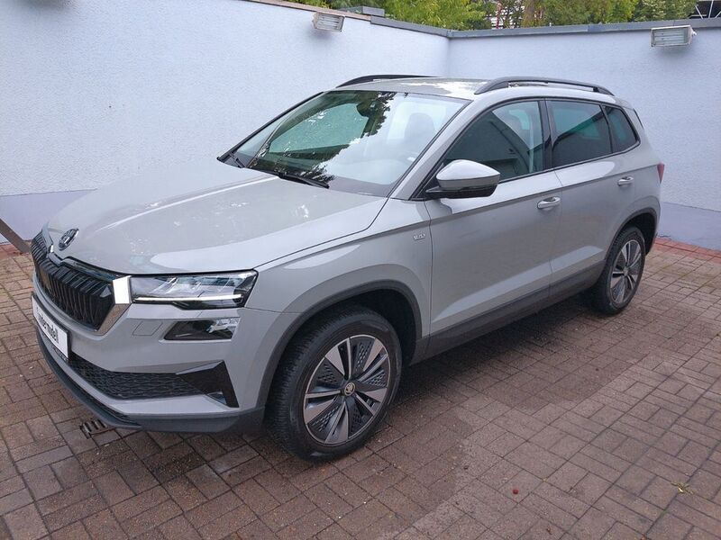 Grau Gebraucht 2022 Skoda Karoq Tour SUV | 25.490 € (Fairer Preis) - Bild 1/4