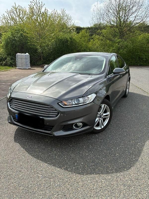 Gebraucht Ford Mondeo Titanium 160 PS (117 kW) 2015 Grau Limousine