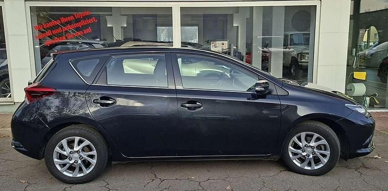 Mysticschwarz Gebraucht 2016 Toyota Auris Business Edition Kleinwagen | 10.990 € (Superpreis) - Bild 1/4