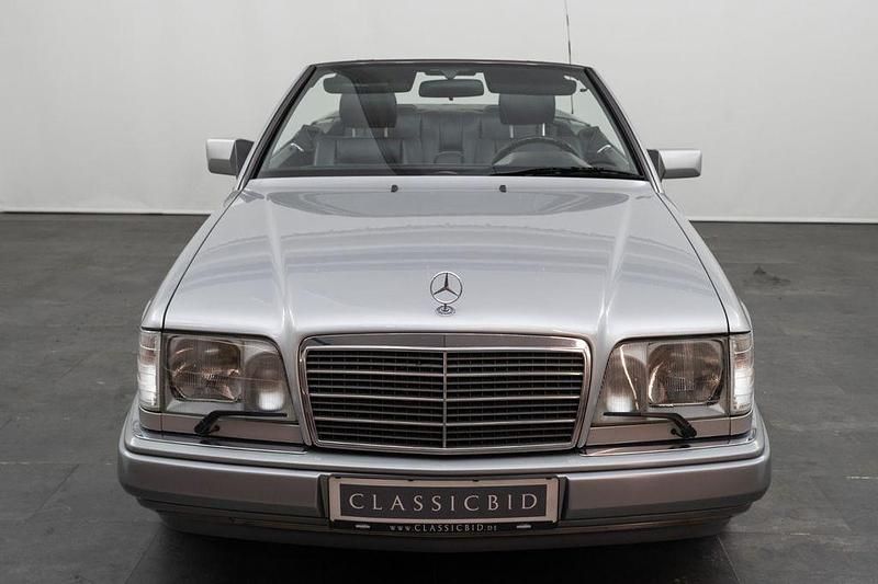 Gebraucht Mercedes E320 220 PS (161 kW) 1995 Silber Cabrio