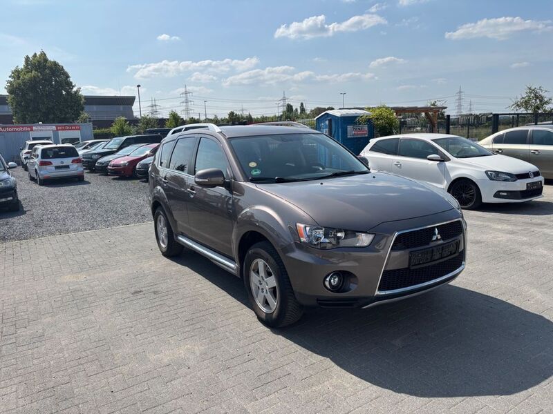 Braun Gebraucht 2010 Mitsubishi Outlander Top SUV | 8.750 € (Etwas zu teuer) - Bild 1/4