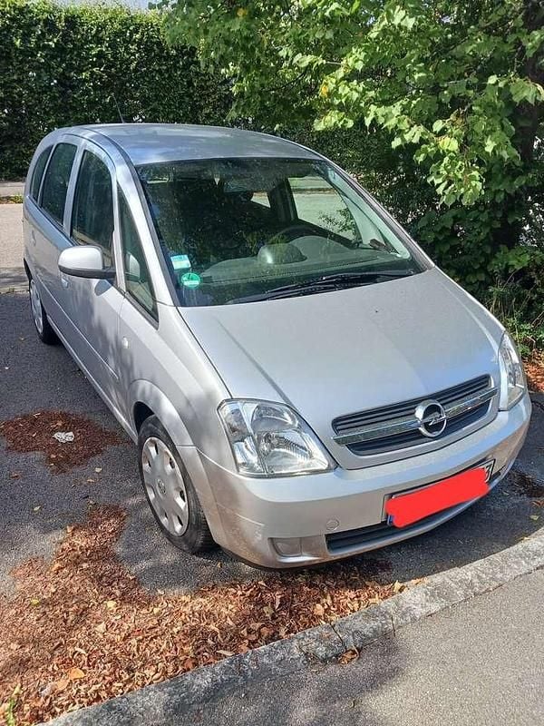 Grau Gebraucht 2005 Opel Meriva Edition Van / Kleinbus | 2.000 € (Guter Preis) - Bild 1/4