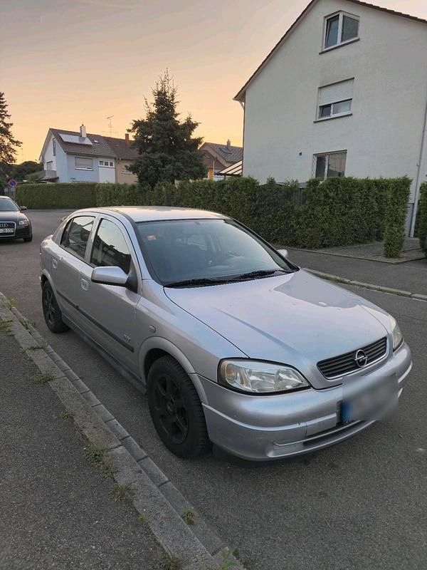 Gebraucht Opel Astra Njoy 101 PS (74 kW) 2003 Silber Limousine