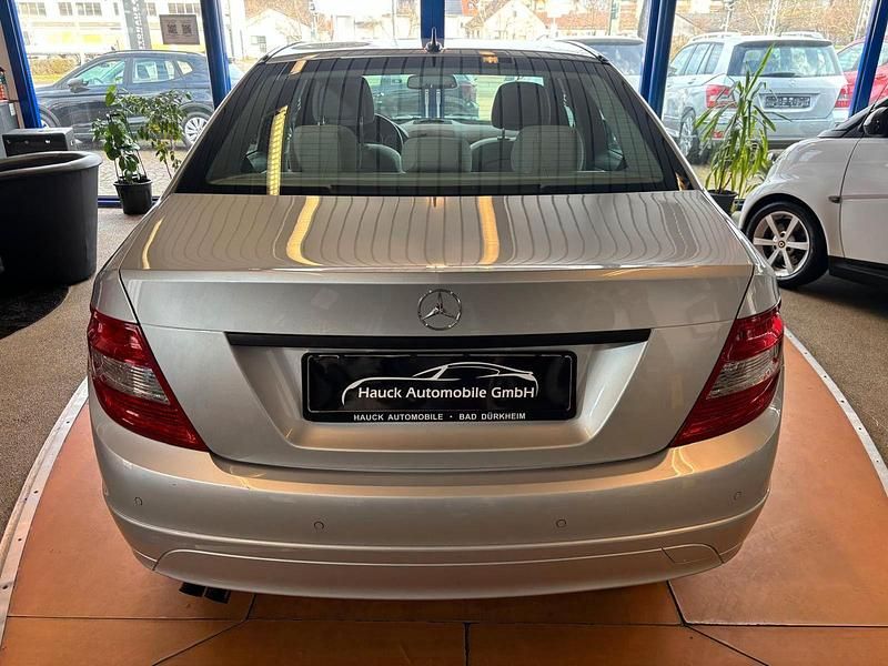 Gebraucht Mercedes C180 156 PS (114 kW) 2010 Grau Limousine