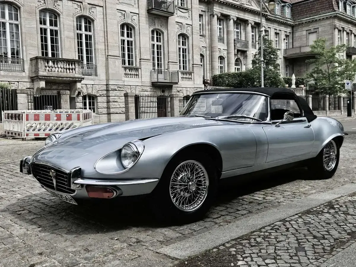 Gebraucht Jaguar E-Type 269 PS (197 kW) 1973 Silber Cabrio