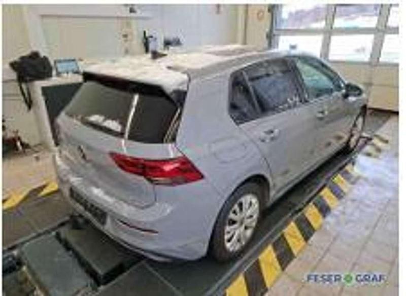 Gebraucht VW Golf VIII Move 131 PS (96 kW) 2023 Mondsteingrau Limousine