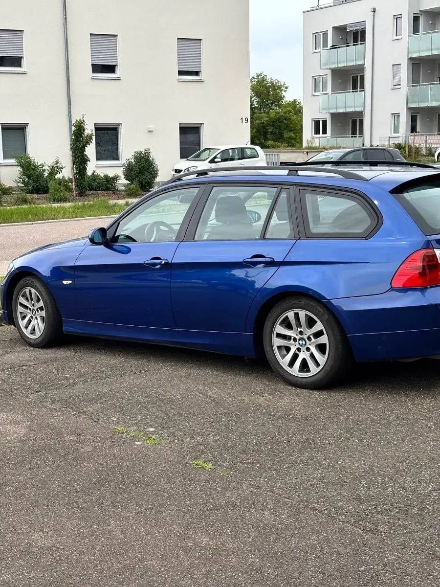 Gebraucht BMW 318 143 PS (105 kW) 2008 Blau Kombi