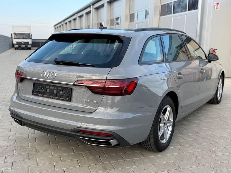 Gebraucht Audi A4 Basis 136 PS (100 kW) 2021 Grau Kombi
