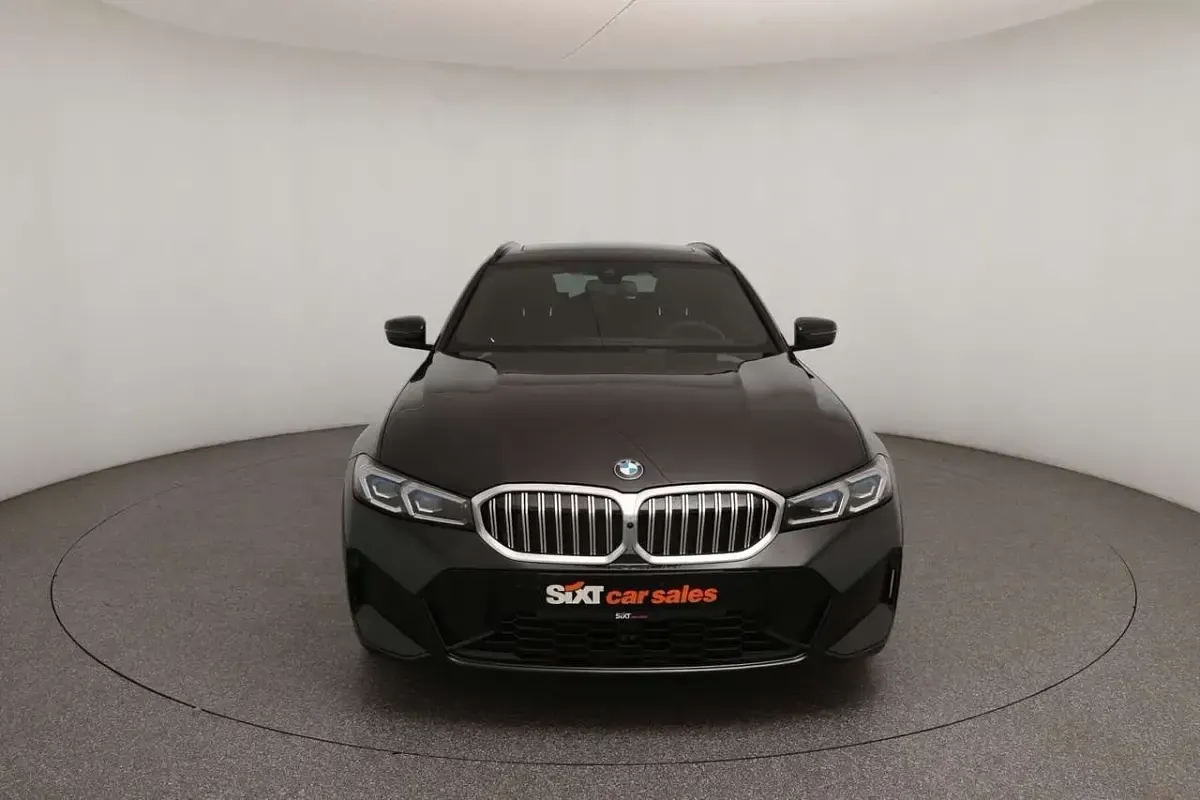 Gebraucht BMW 320 M Sport 190 PS (139 kW) 2025 Black sapphire Kombi