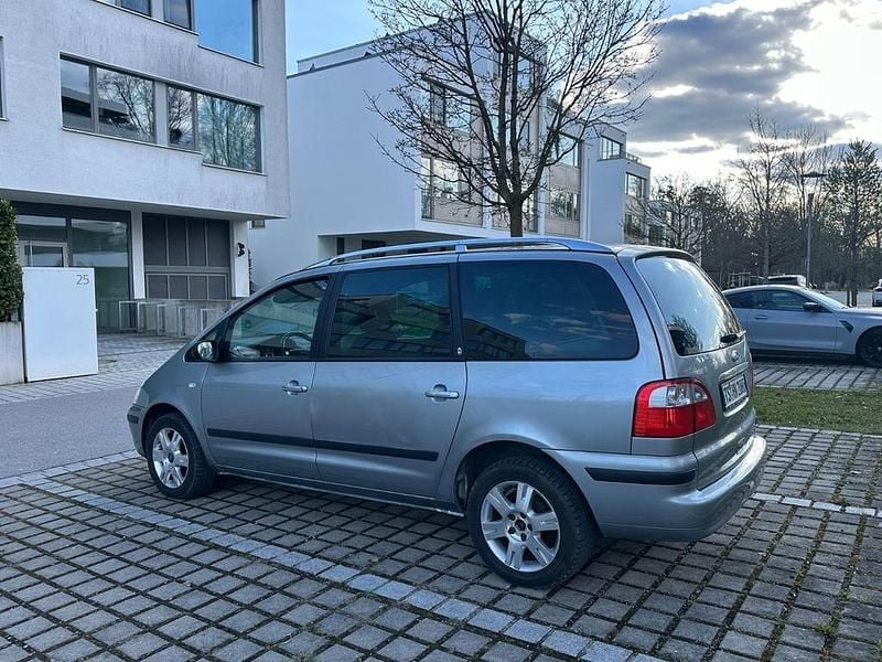 Gebraucht Ford Galaxy Ghia 131 PS (96 kW) 2006 Grau Van / Kleinbus