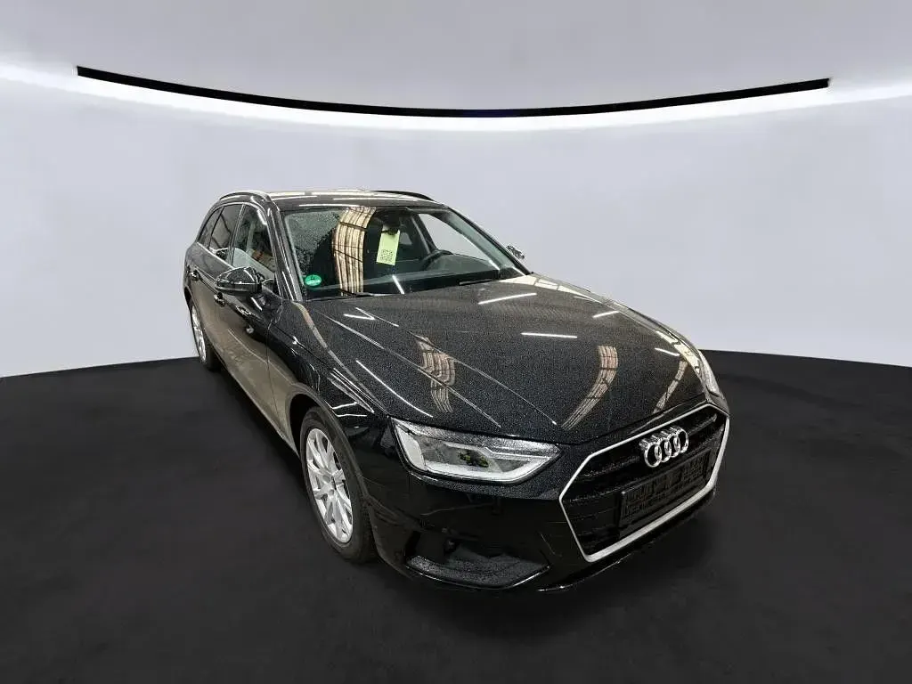 Gebraucht Audi A4 Sport 150 PS (110 kW) 2022 Schwarz Limousine