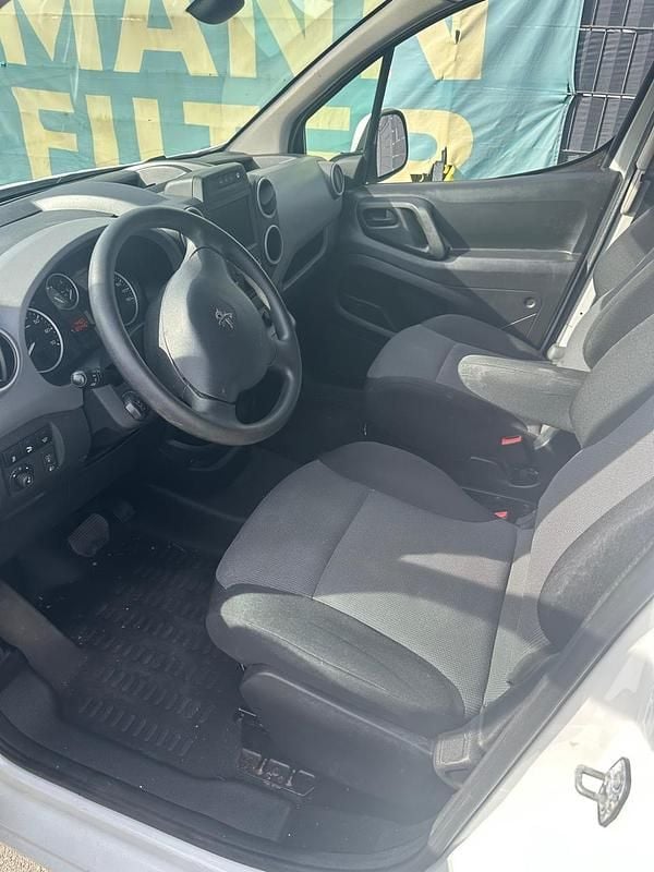 Gebraucht Peugeot Partner 99 PS (72 kW) 2017 Weiß