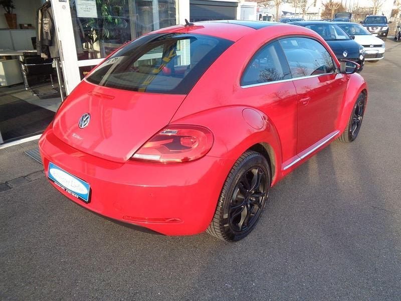 Gebraucht VW Beetle Design 105 PS (77 kW) 2012 Rot Kleinwagen