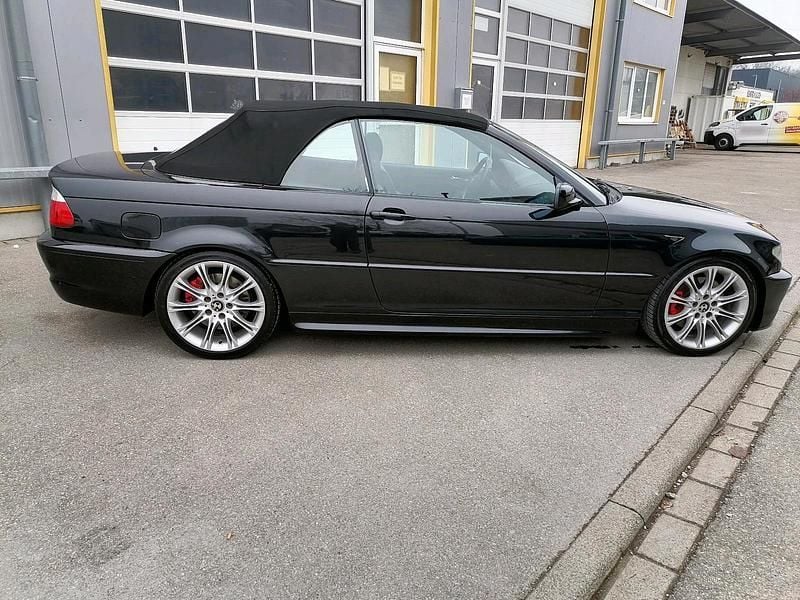 Gebraucht BMW 330 Cabriolet 231 PS (169 kW) 2004 Schwarz Cabrio