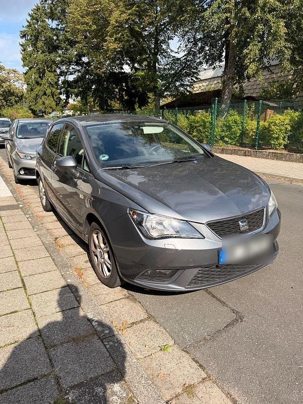 Grau Gebraucht 2015 Seat Ibiza Style Kleinwagen | 8.600 € (Teuer) - Bild 1/4