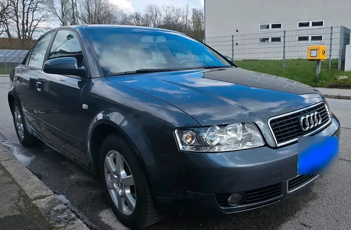 Gebraucht Audi A4 110 PS (80 kW) 2004 Grau Limousine