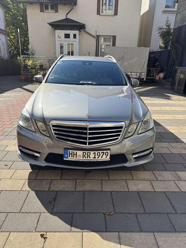Gebraucht 2012 Mercedes E350 Kombi | 7.499 € (Guter Preis) - Bild 1/4