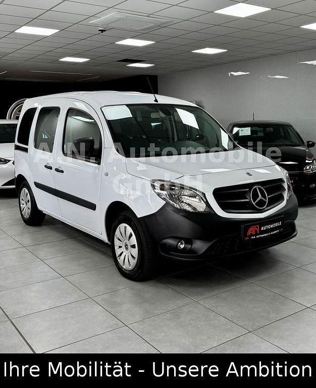 Weiß Gebraucht 2020 Mercedes Citan 109 Kombi | 11.900 € (Fairer Preis) - Bild 1/4