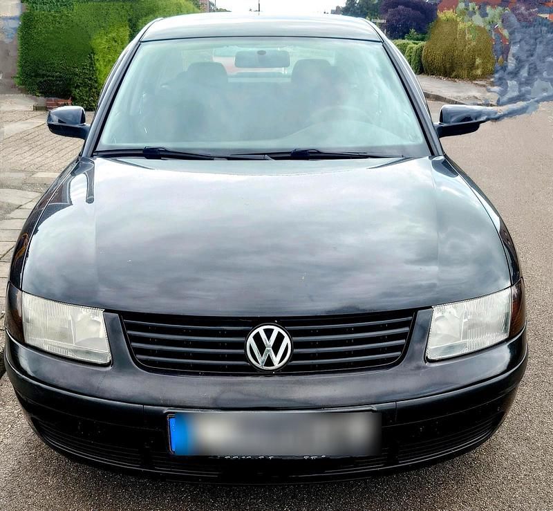 Schwarz Gebraucht 1997 VW Passat Limousine | 550 € (Superpreis) - Bild 1/3