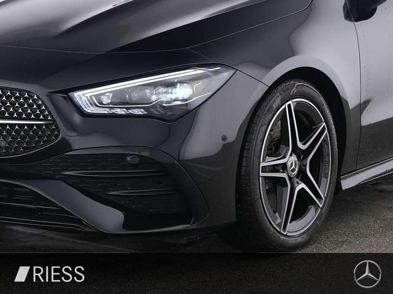 Gebraucht Mercedes CLA200 AMG 150 PS (110 kW) 2025 Metalliclack kosmosschwarz Kombi