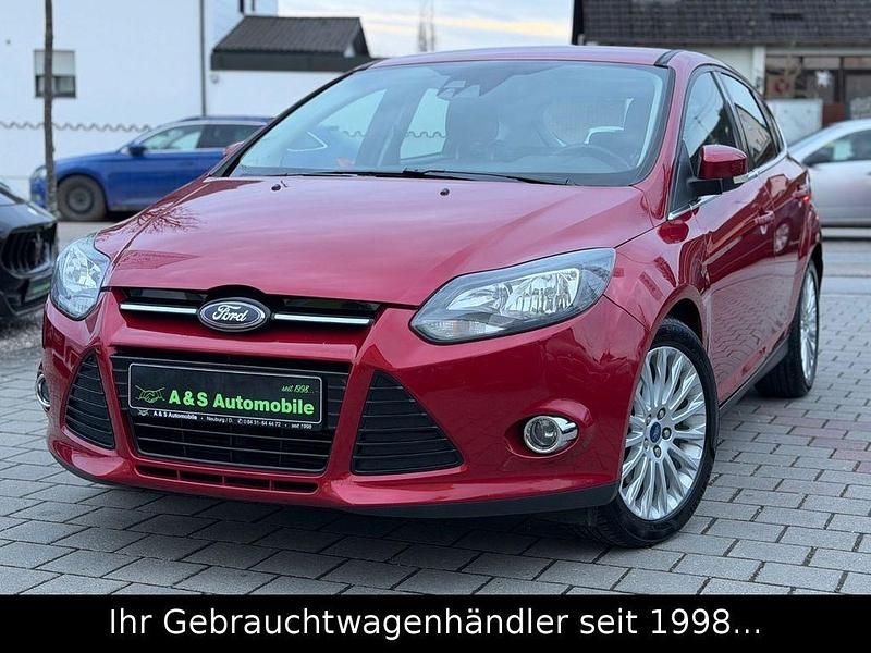 Second-hand Ford Focus Titanium 182 CP (133 kW) 2011 Roșu Berlinǎ