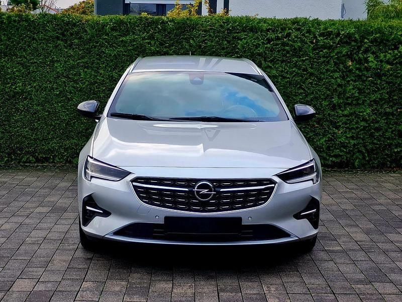 Gebraucht Opel Insignia Elegance 174 PS (127 kW) 2021 Silber Kombi
