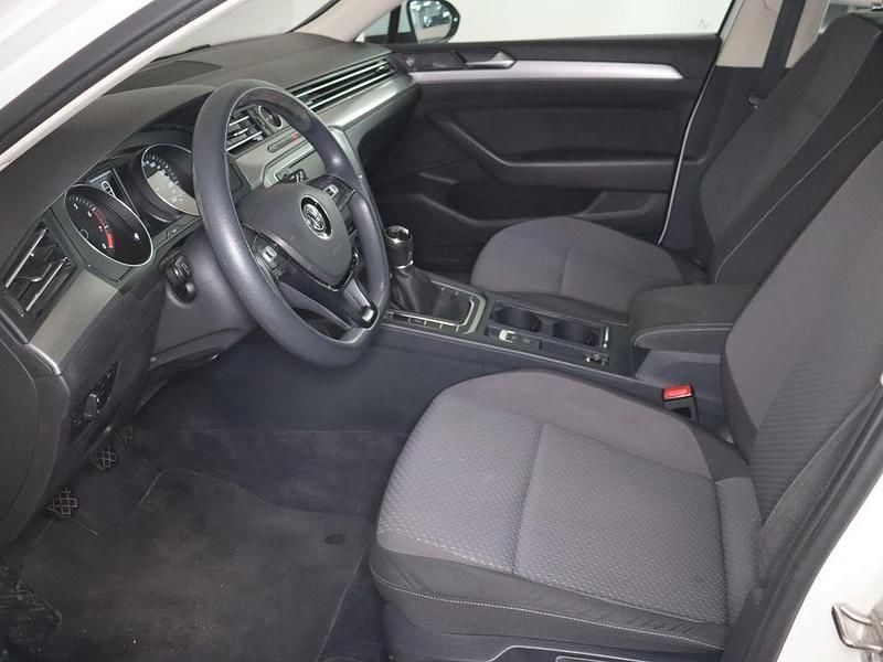 Gebraucht VW Passat 125 PS (91 kW) 2015 Weiß Kombi