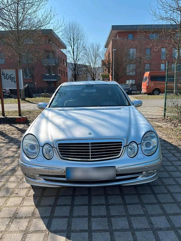 Gebraucht Mercedes E320 220 PS (161 kW) 2002 Silber Limousine