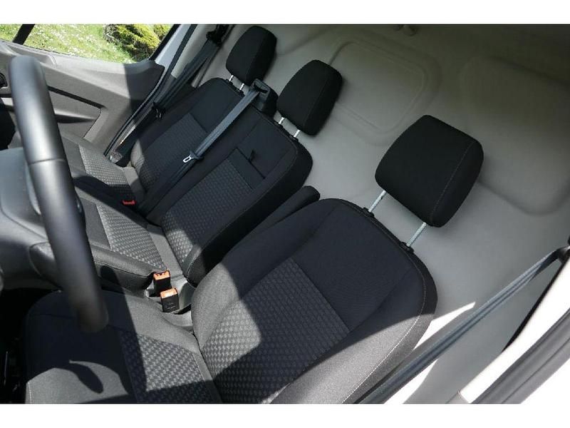 Gebraucht Ford Transit Trend 105 PS (77 kW) 2023 Weiss Van
