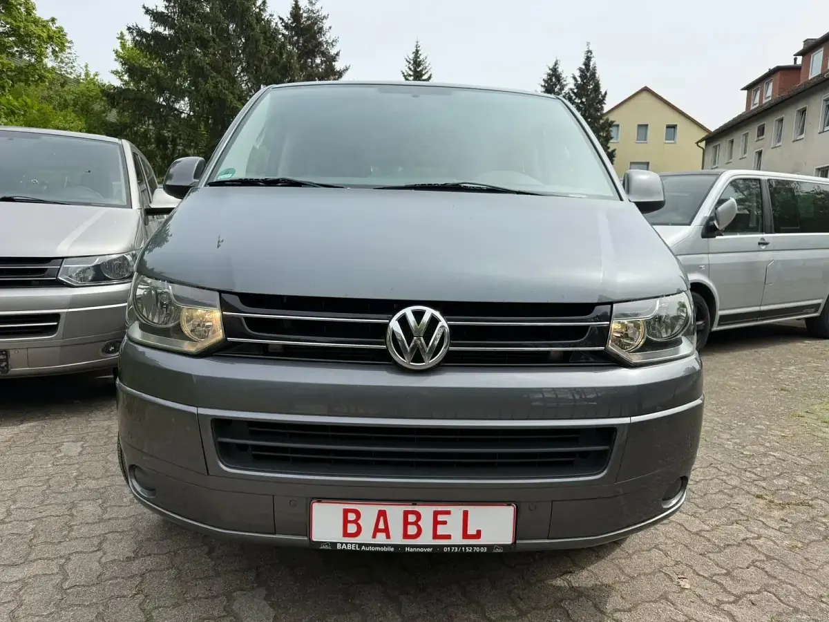 Gebraucht VW Multivan Comfortline 140 PS (102 kW) 2011 Grau Van / Kleinbus