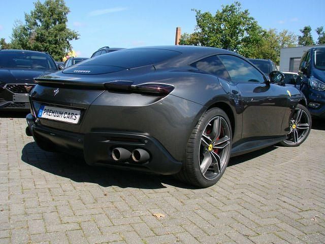 Gebraucht Ferrari Roma 620 PS (456 kW) 2022 Silber metallic Coupé