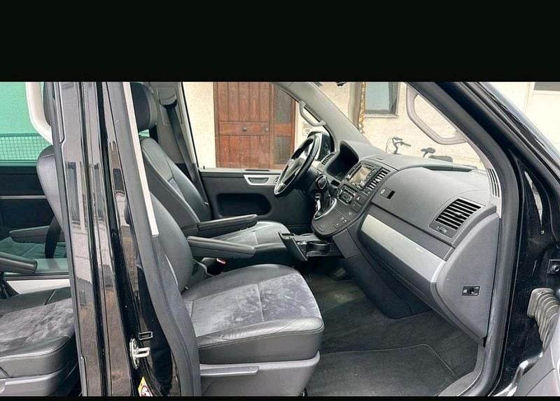 Schwarz Gebraucht 2016 VW Multivan Highline Van / Kleinbus | 27.500 € (Superpreis) - Bild 1/4