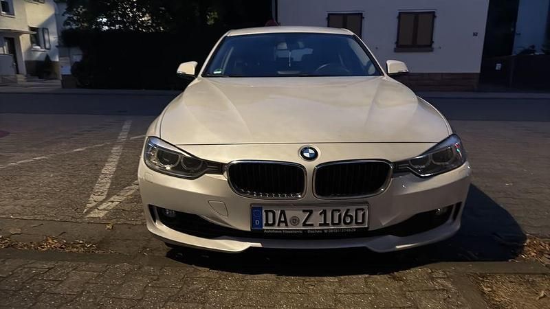 Weiß Gebraucht 2013 BMW 318 Kombi | 5.600 € (Etwas zu teuer) - Bild 1/4