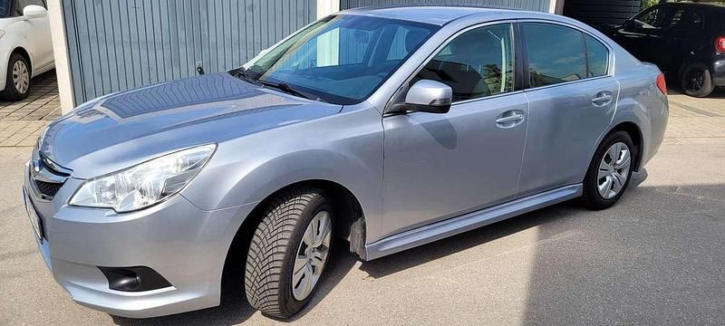 Gebraucht Subaru Legacy Trend 150 PS (110 kW) 2011 Silber Limousine