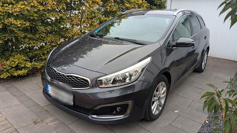 Grau Gebraucht 2017 Kia Ceed 2 Kombi | 10.900 € (Fairer Preis) - Bild 1/4