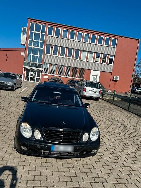 Gebraucht Mercedes 220 150 PS (110 kW) 2004 Schwarz Limousine