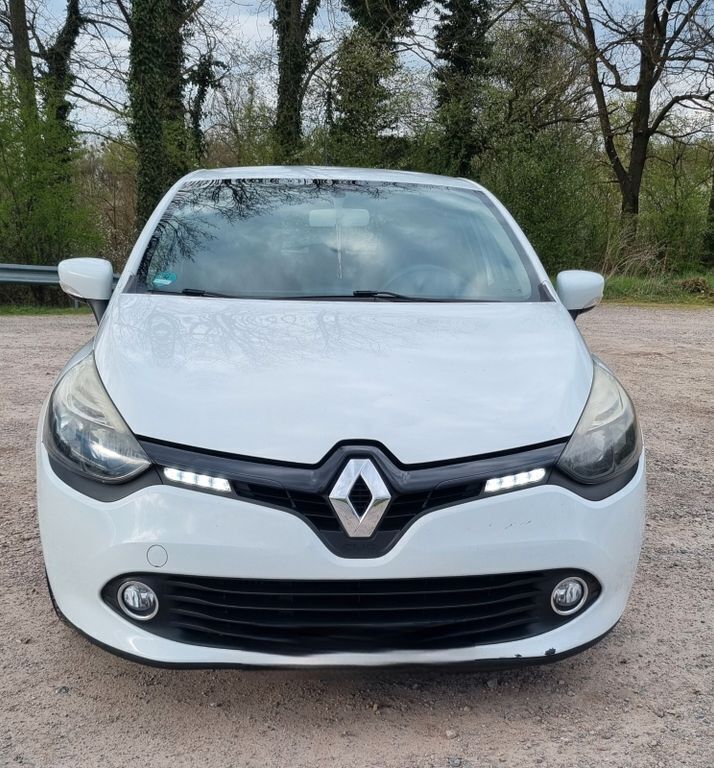 Weiß Gebraucht 2014 Renault Clio IV Dynamique Kleinwagen | 7.849 € (Teuer) - Bild 1/4