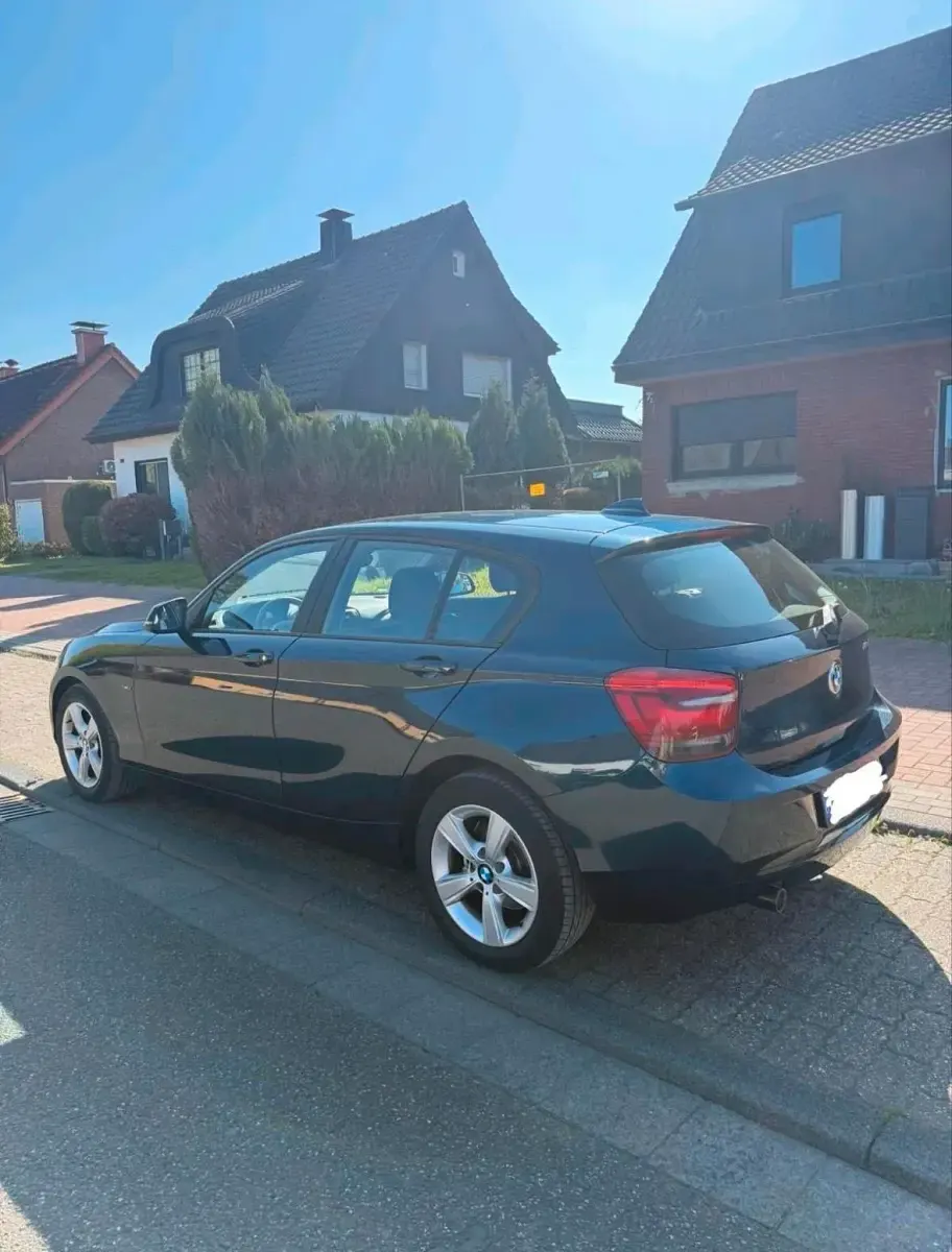 Gebraucht BMW 118 Sport Line 143 PS (105 kW) 2014 Schwarz Kleinwagen