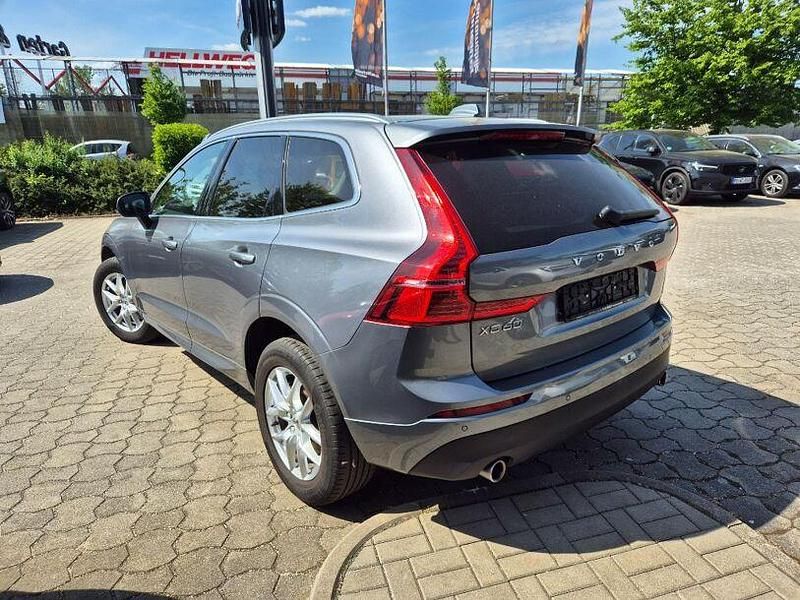 Gebraucht Volvo XC60 Momentum 197 PS (144 kW) 2021 Grau SUV
