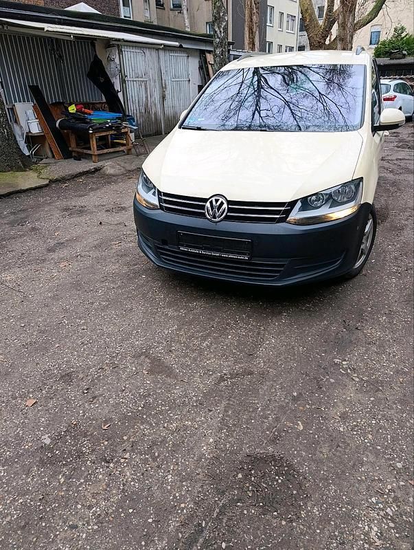 Second-hand VW Sharan 2013 Galben Monovolum