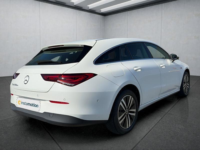 Gebraucht Mercedes CLA250e 218 PS (160 kW) 2021 Weiß Limousine