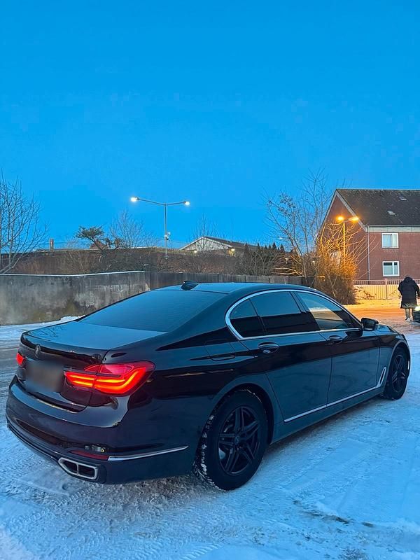 Gebraucht BMW 730 265 PS (194 kW) 2016 Schwarz Limousine