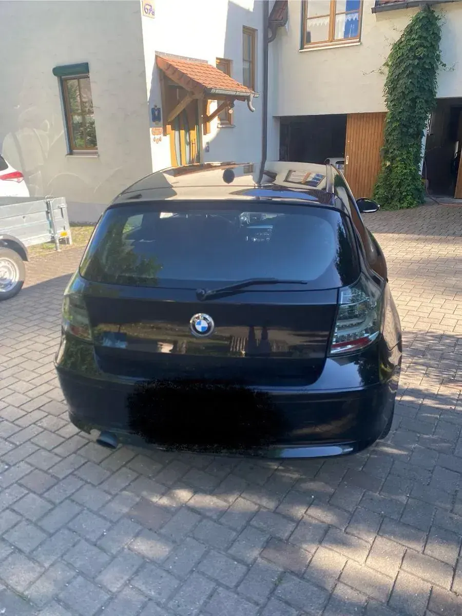 Gebraucht BMW 116 122 PS (89 kW) 2009 Schwarz Kleinwagen