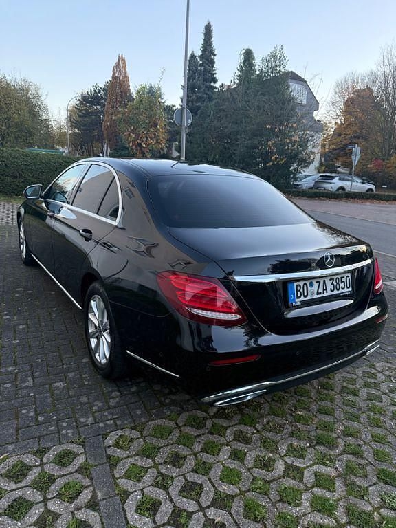 Gebraucht Mercedes E200 150 PS (110 kW) 2019 Schwarz Limousine