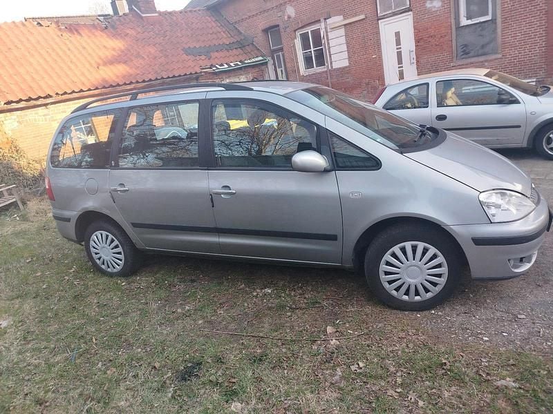 Gebraucht Ford Galaxy Ghia 116 PS (85 kW) 2005 Silber Van / Kleinbus