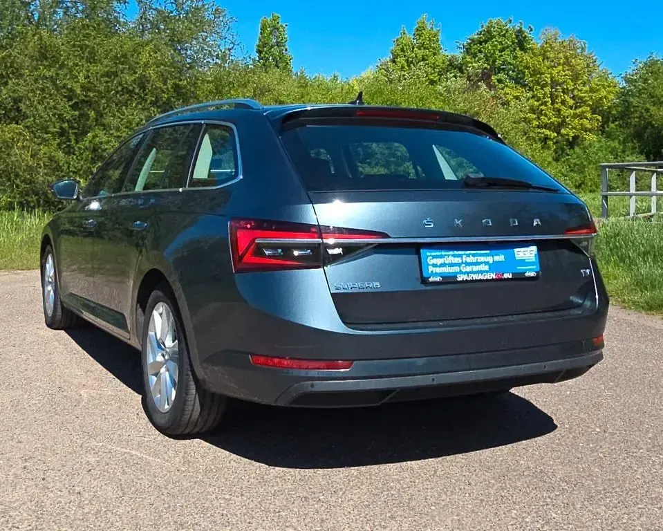 Gebraucht Skoda Superb Style 156 PS (114 kW) 2020 Grau Kombi