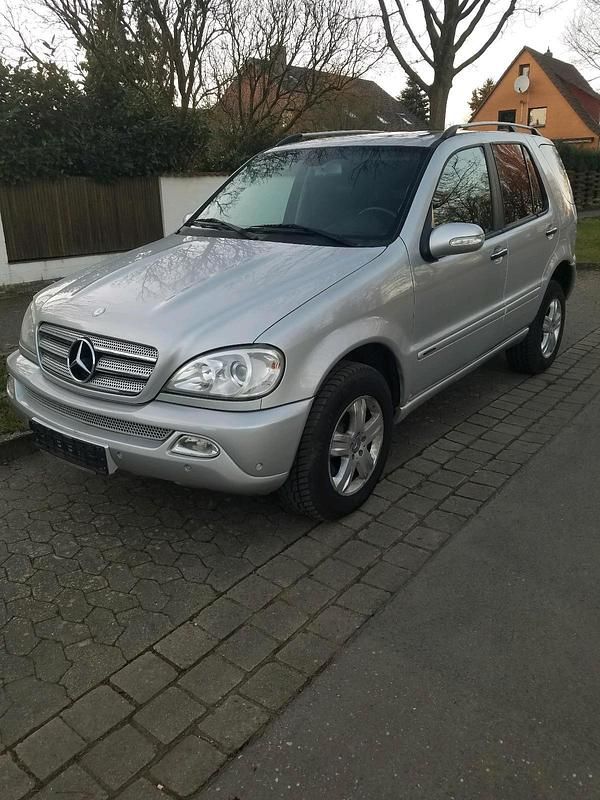 Silber Gebraucht 2005 Mercedes ML270 Edition SUV | 4.700 € (Fairer Preis) - Bild 1/4
