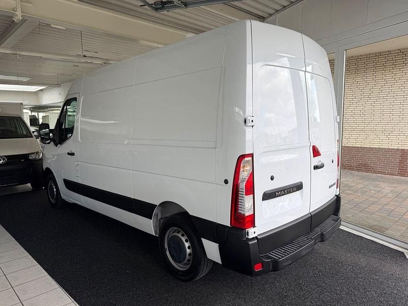Gebraucht Renault Master 150 PS (110 kW) 2022 Weiß Van / Kleinbus